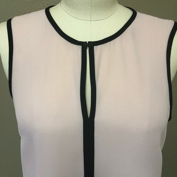 Vince Camuto blush pink with black trim top - Picture 2 of 5